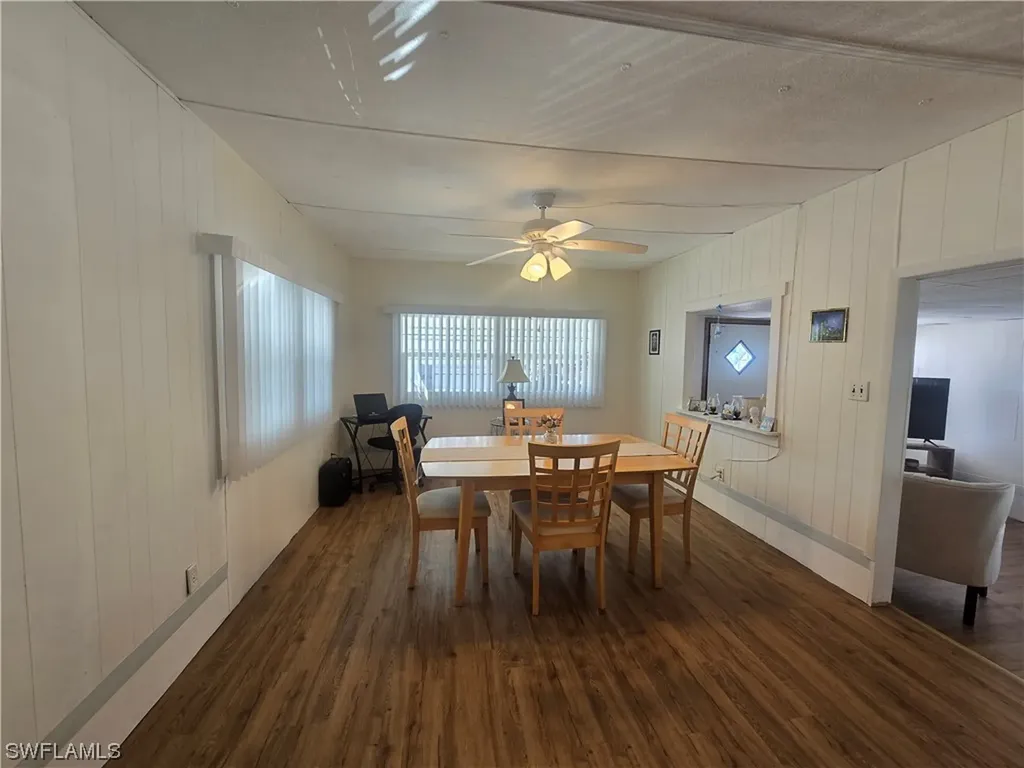 99 Moorhead Manor Naples FL 34112