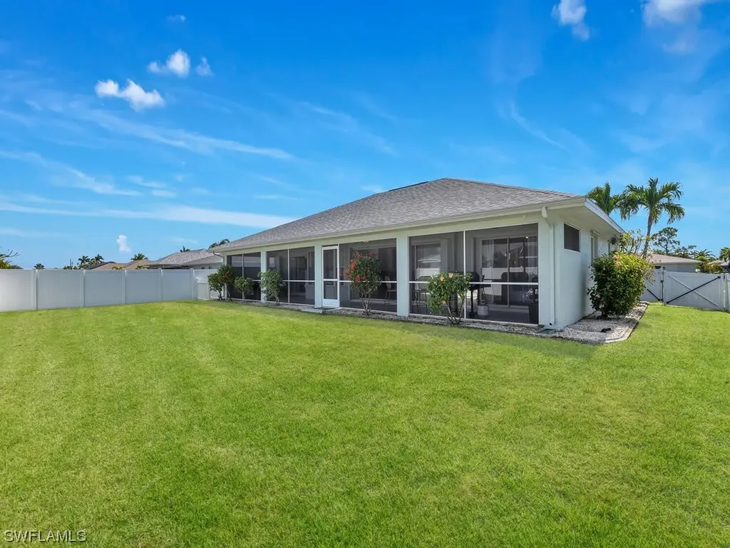 233 SW 45th Street Cape Coral FL 33914
