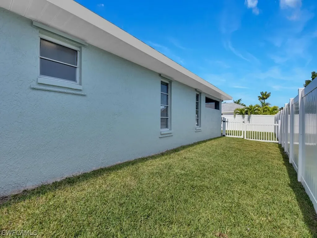 233 SW 45th Street Cape Coral FL 33914