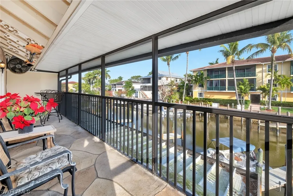 1539 Chesapeake Avenue Naples FL 34102