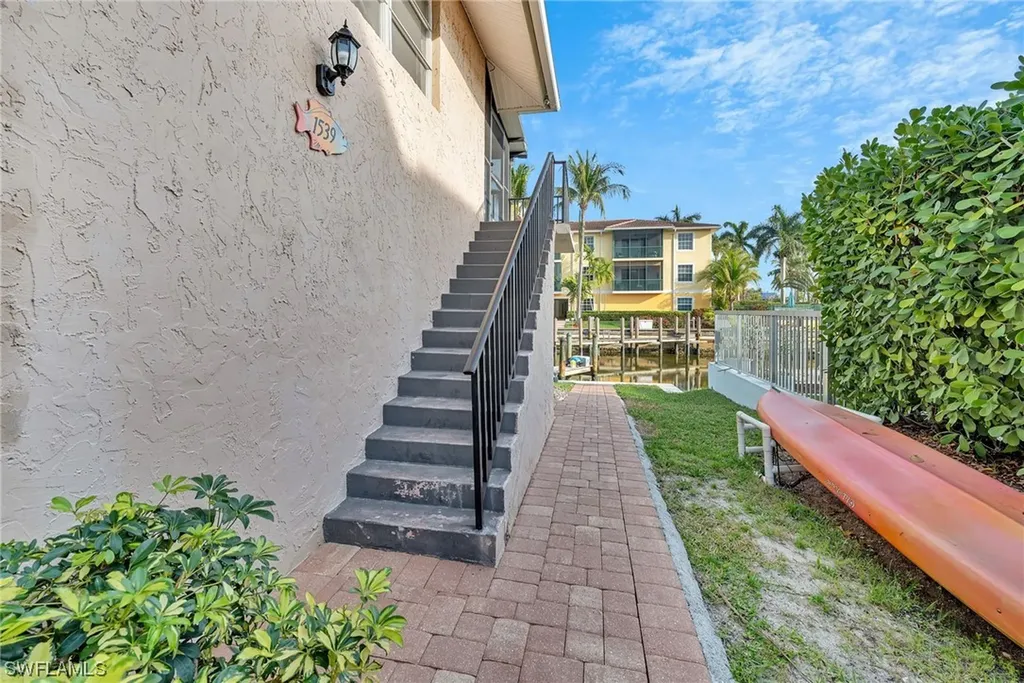 1539 Chesapeake Avenue Naples FL 34102