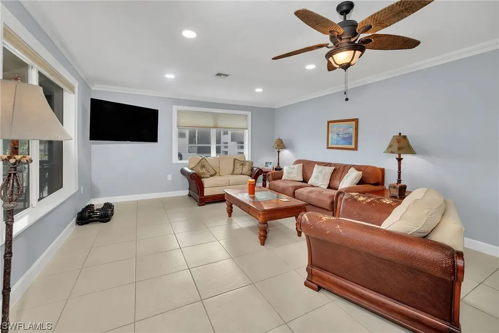 1539 Chesapeake Avenue Naples FL 34102