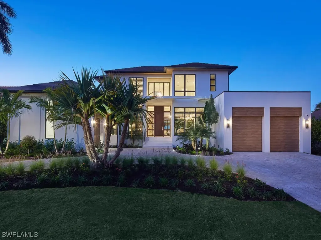 595 16th Avenue S Naples FL 34102