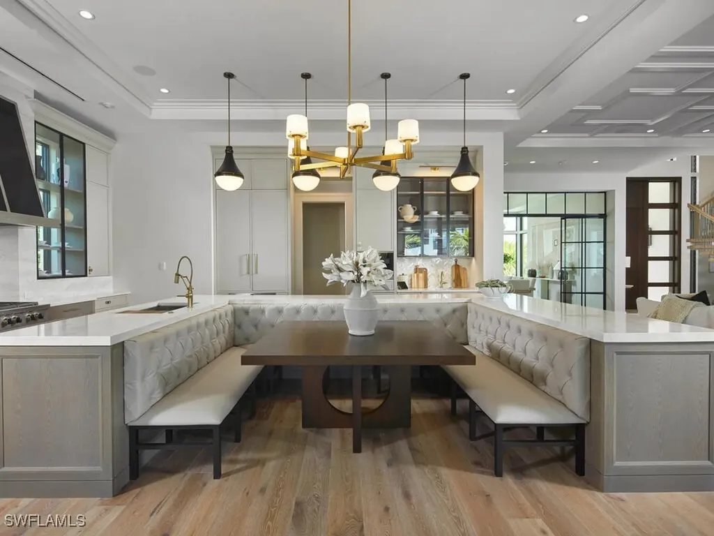 595 16th Avenue S Naples FL 34102