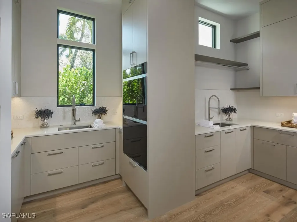 595 16th Avenue S Naples FL 34102