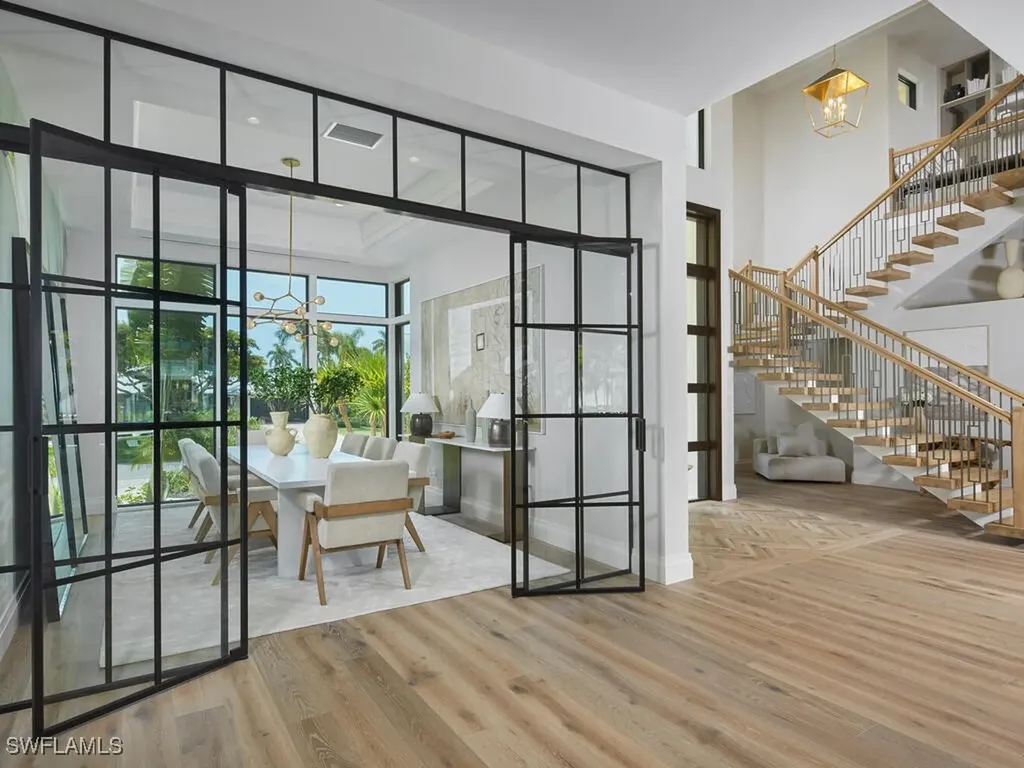 595 16th Avenue S Naples FL 34102