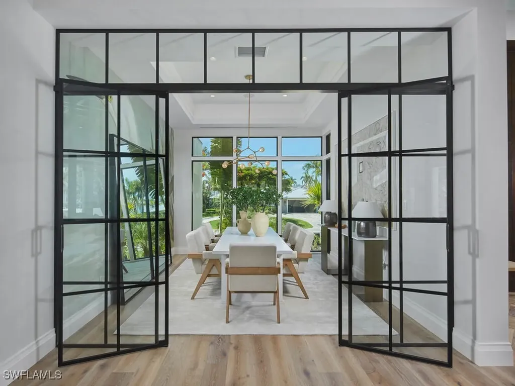 595 16th Avenue S Naples FL 34102