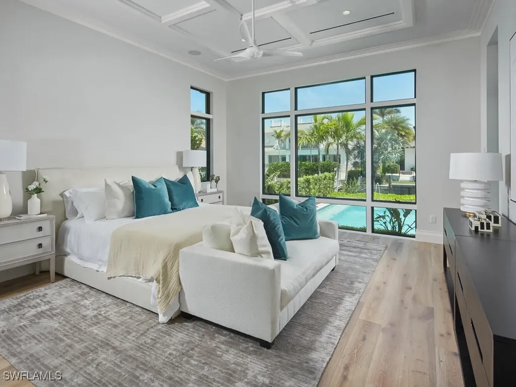 595 16th Avenue S Naples FL 34102