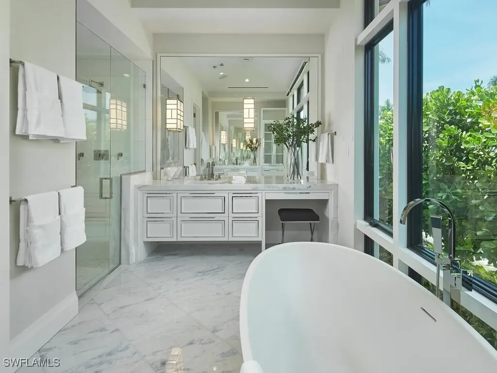 595 16th Avenue S Naples FL 34102