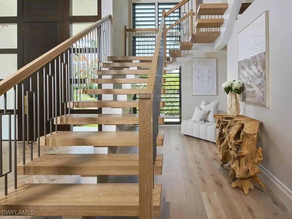 595 16th Avenue S Naples FL 34102