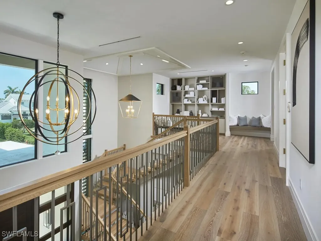 595 16th Avenue S Naples FL 34102