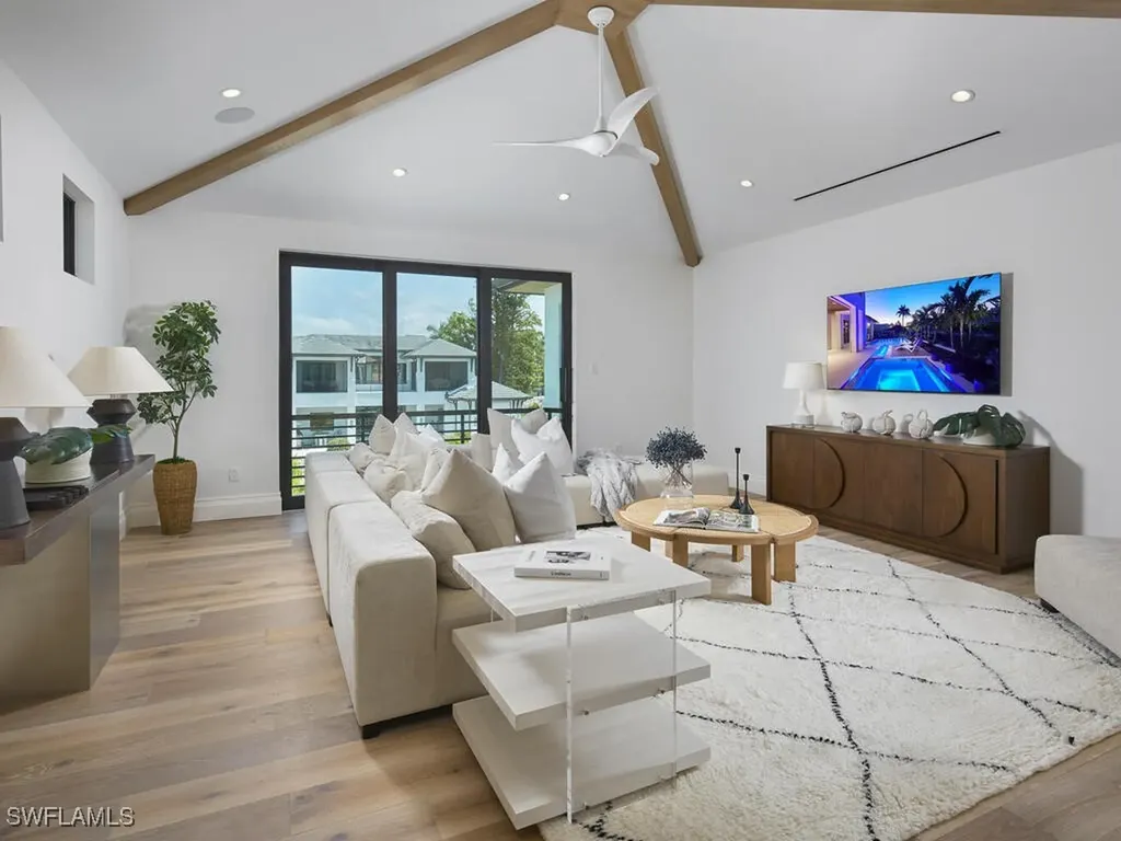 595 16th Avenue S Naples FL 34102