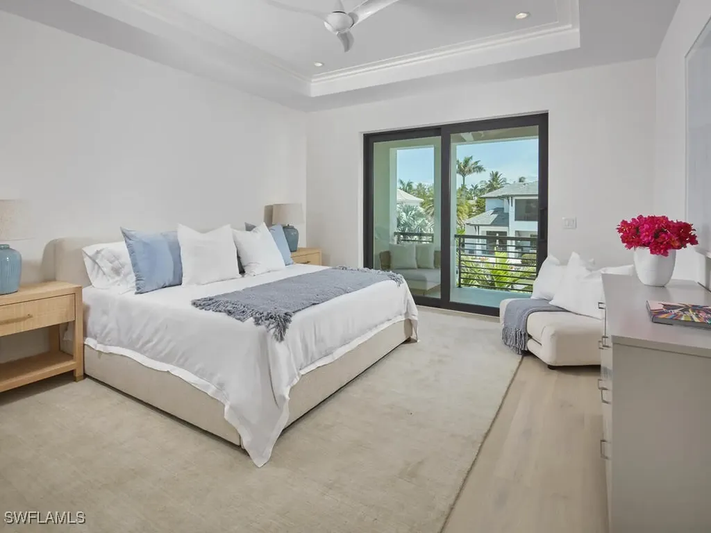 595 16th Avenue S Naples FL 34102