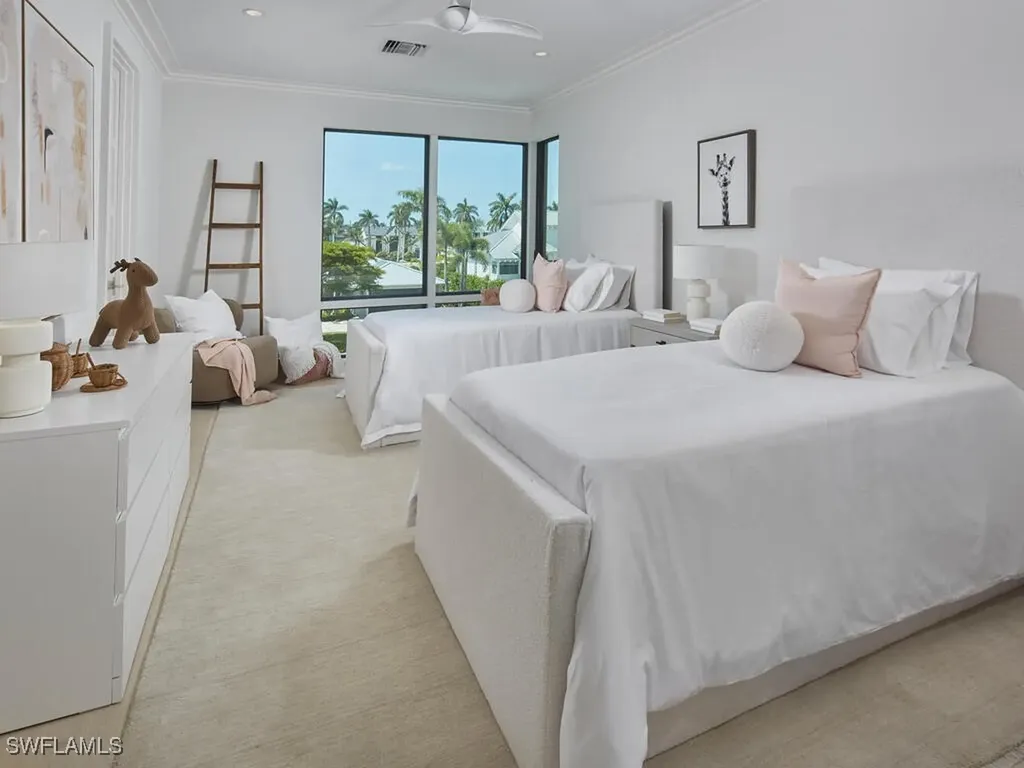 595 16th Avenue S Naples FL 34102