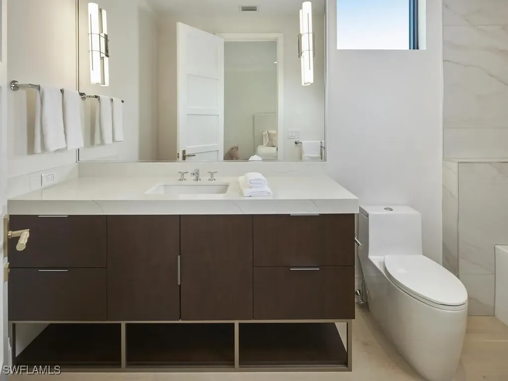 595 16th Avenue S Naples FL 34102