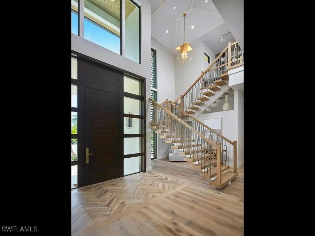 595 16th Avenue S Naples FL 34102