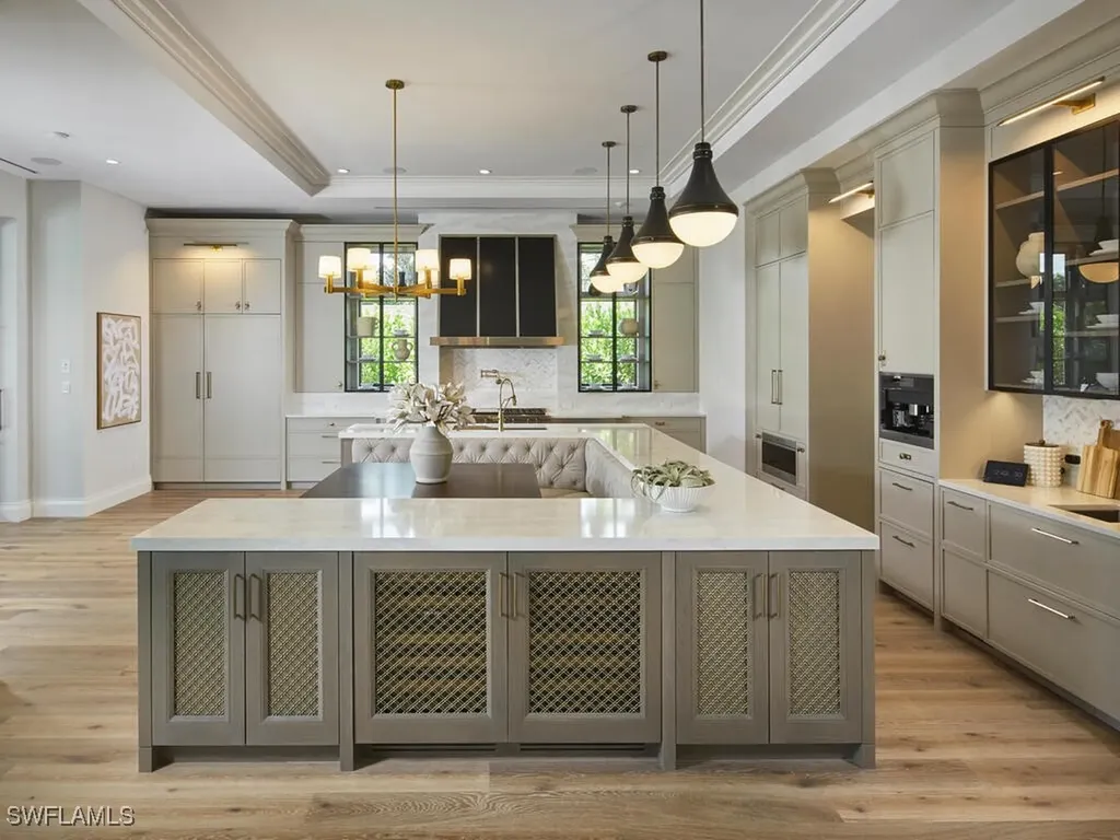 595 16th Avenue S Naples FL 34102