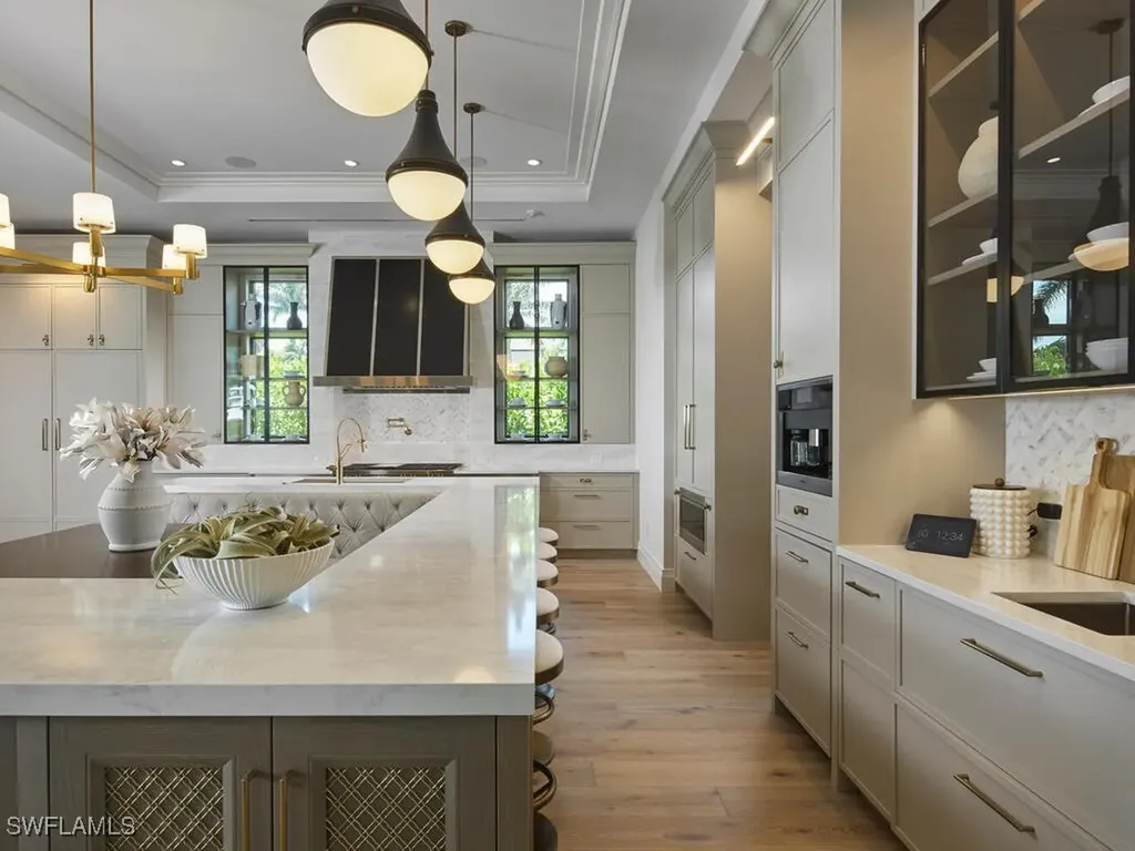 595 16th Avenue S Naples FL 34102