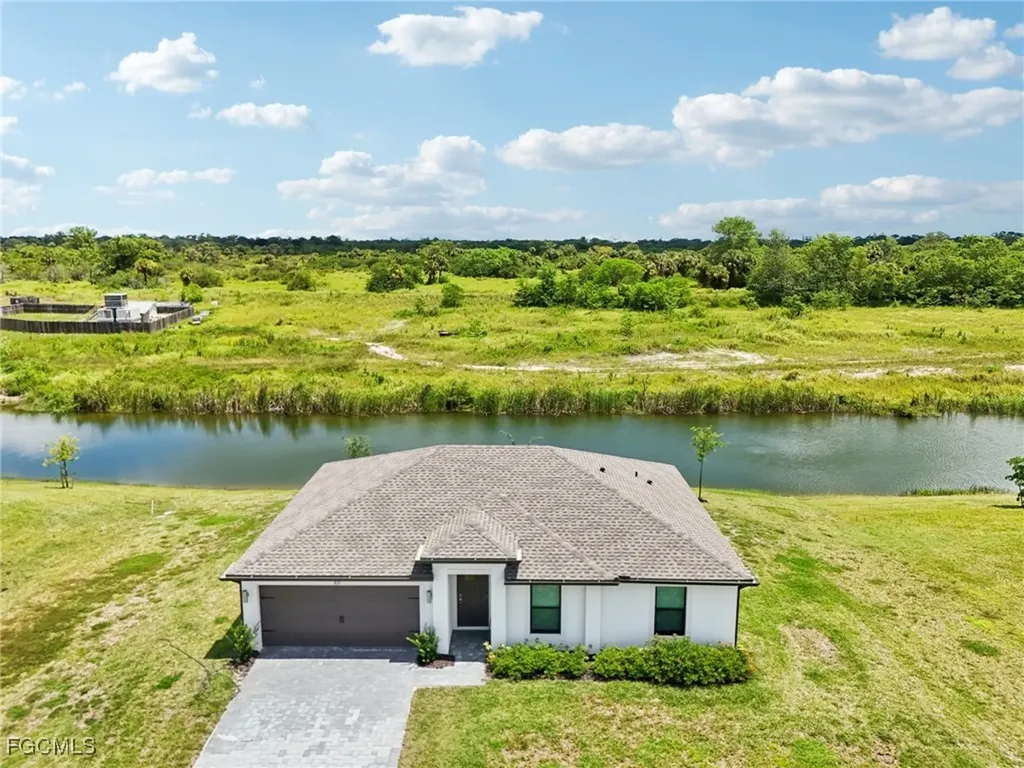 821 Gen Chesty Puller Court Labelle FL 33935