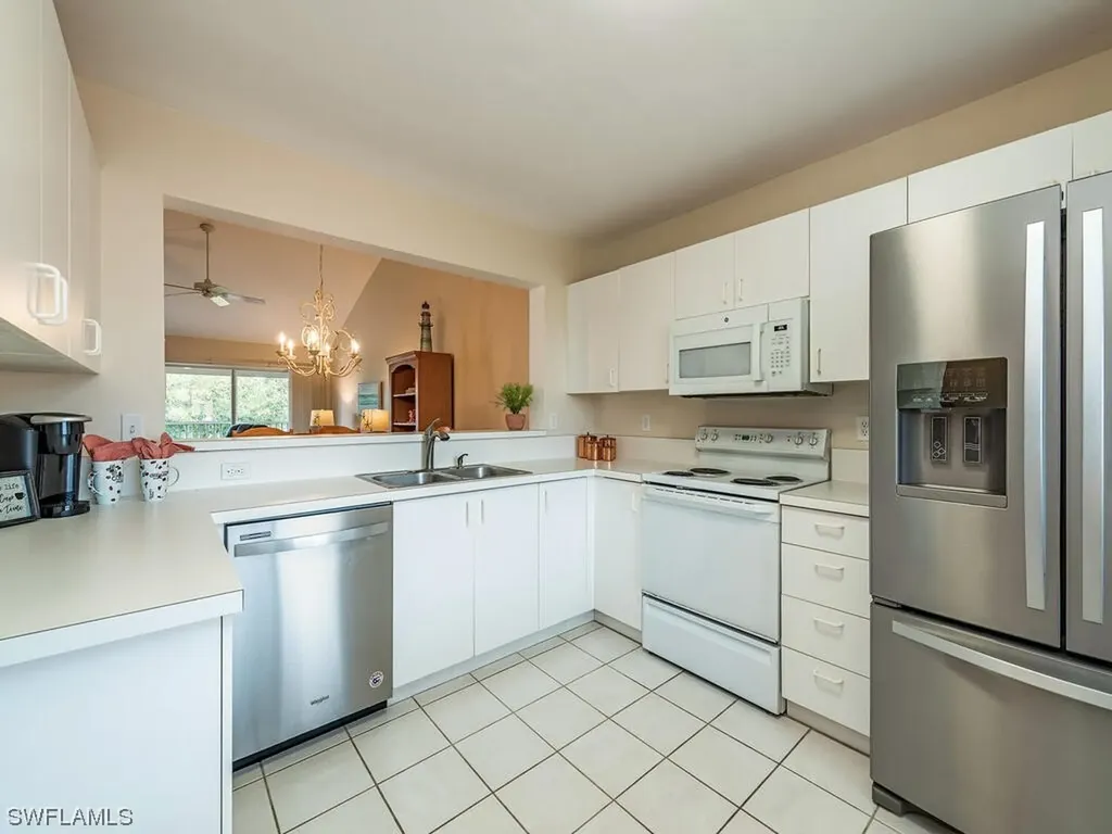 700 Saratoga Circle Naples FL 34104