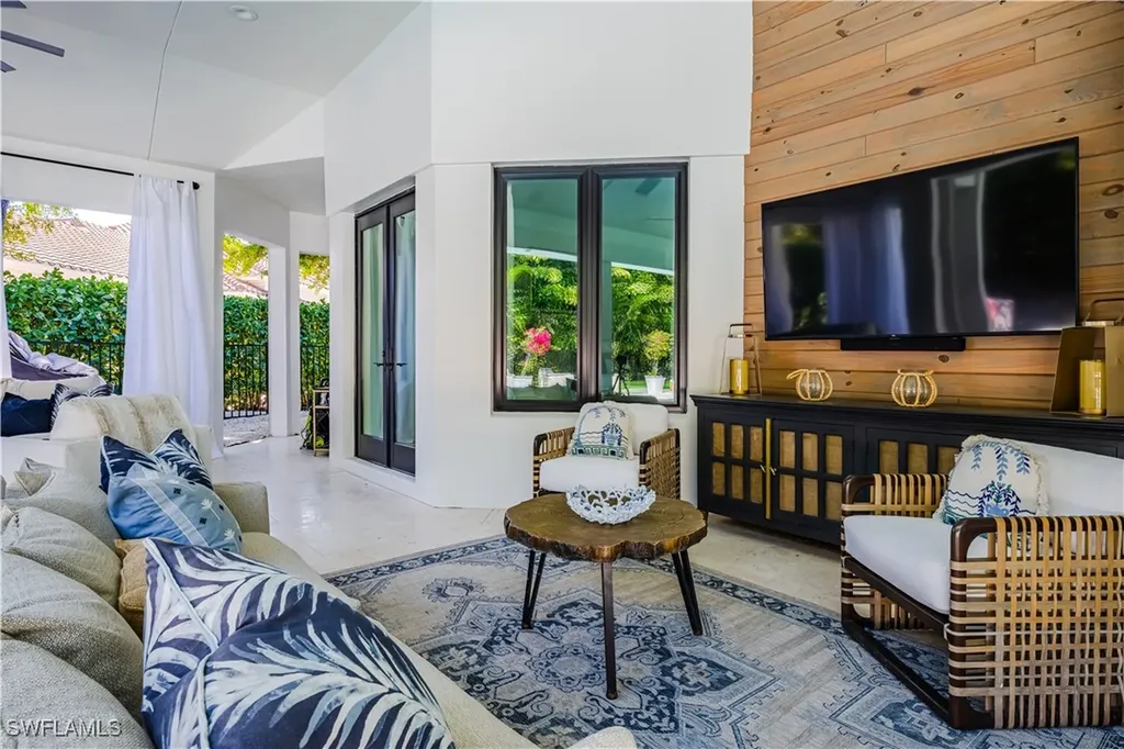 681 Katemore Lane Naples FL 34108