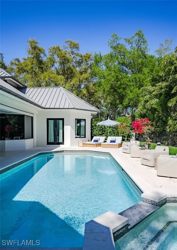 681 Katemore Lane Naples FL 34108