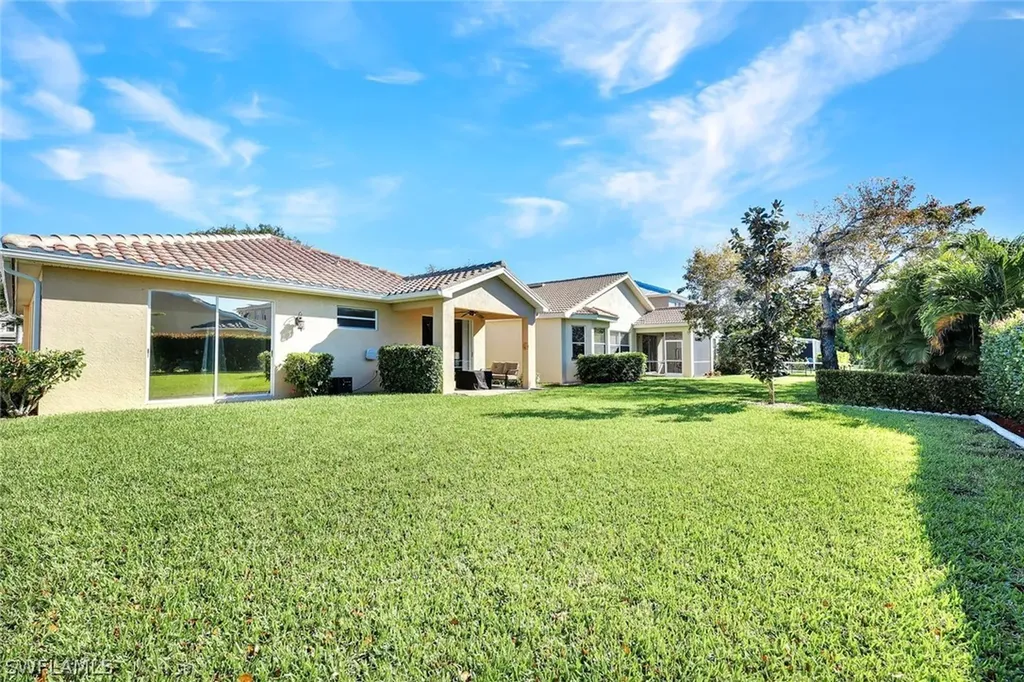 9262 Chestnut Tree Loop Fort Myers FL 33967