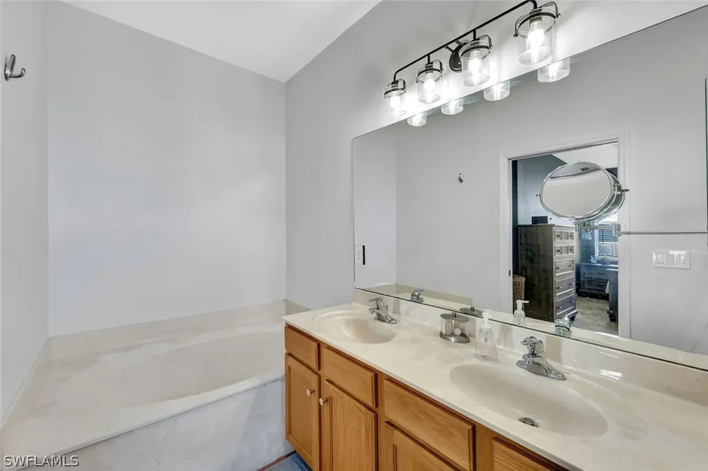 9262 Chestnut Tree Loop Fort Myers FL 33967