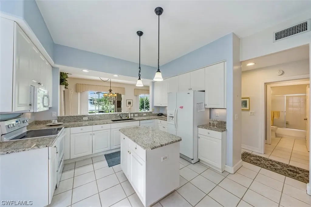 562 Vintage Reserve Lane Naples FL 34119