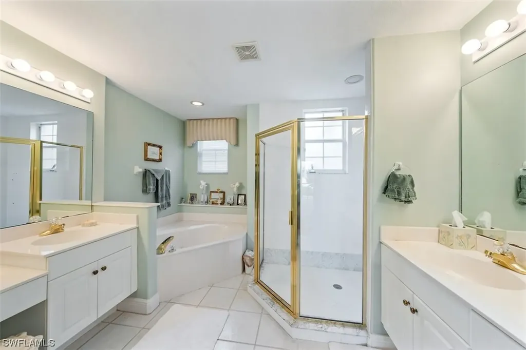 562 Vintage Reserve Lane Naples FL 34119