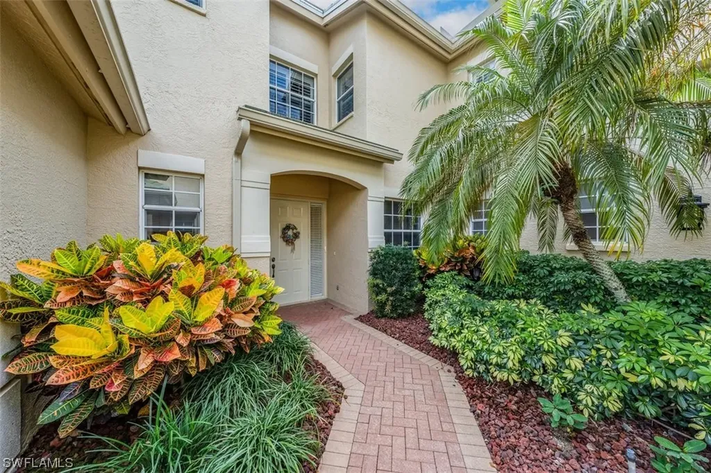 562 Vintage Reserve Lane Naples FL 34119