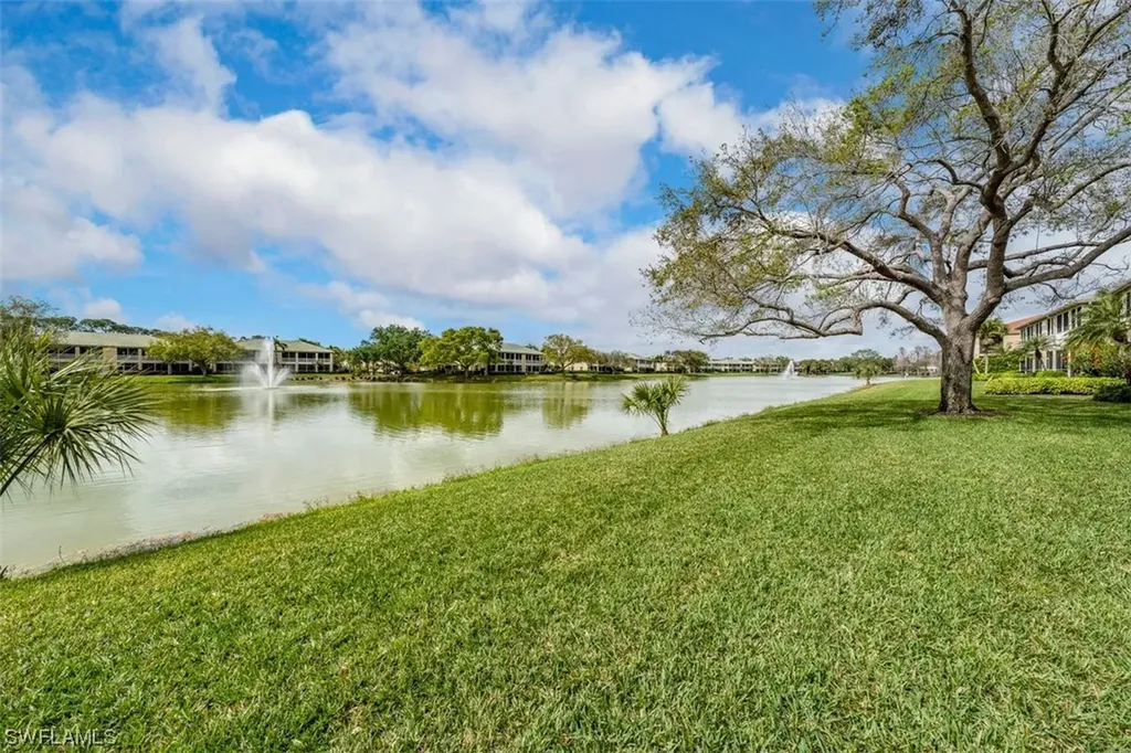 562 Vintage Reserve Lane Naples FL 34119