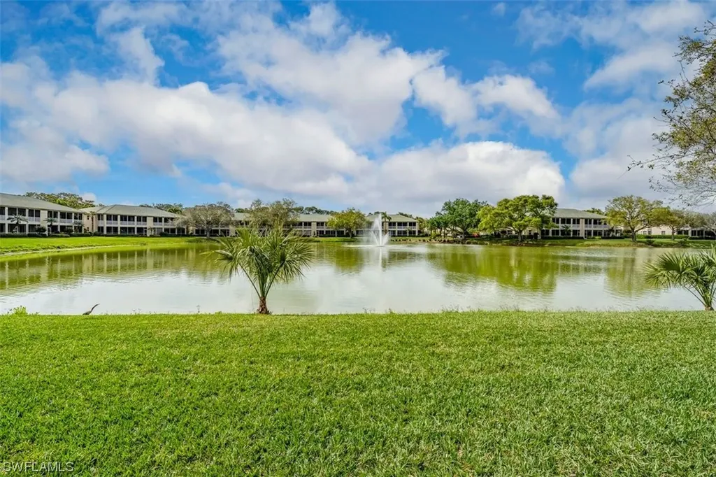 562 Vintage Reserve Lane Naples FL 34119