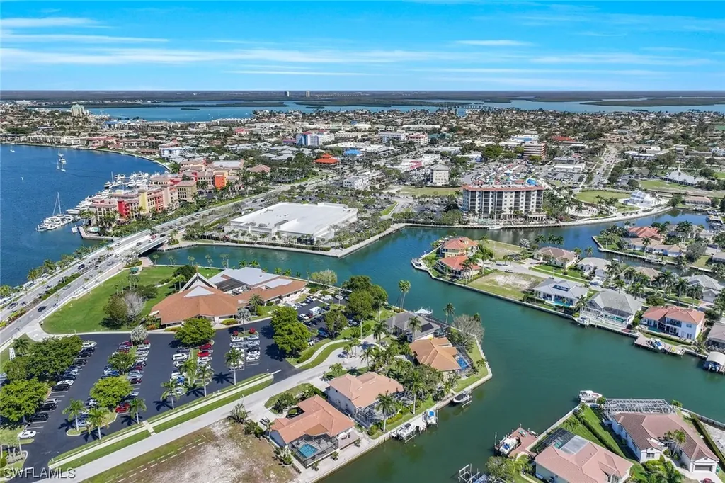781 Holly Court Marco Island FL 34145