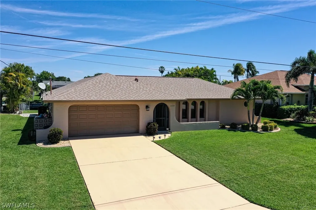 4225 Se 9th Avenue Cape Coral FL 33904