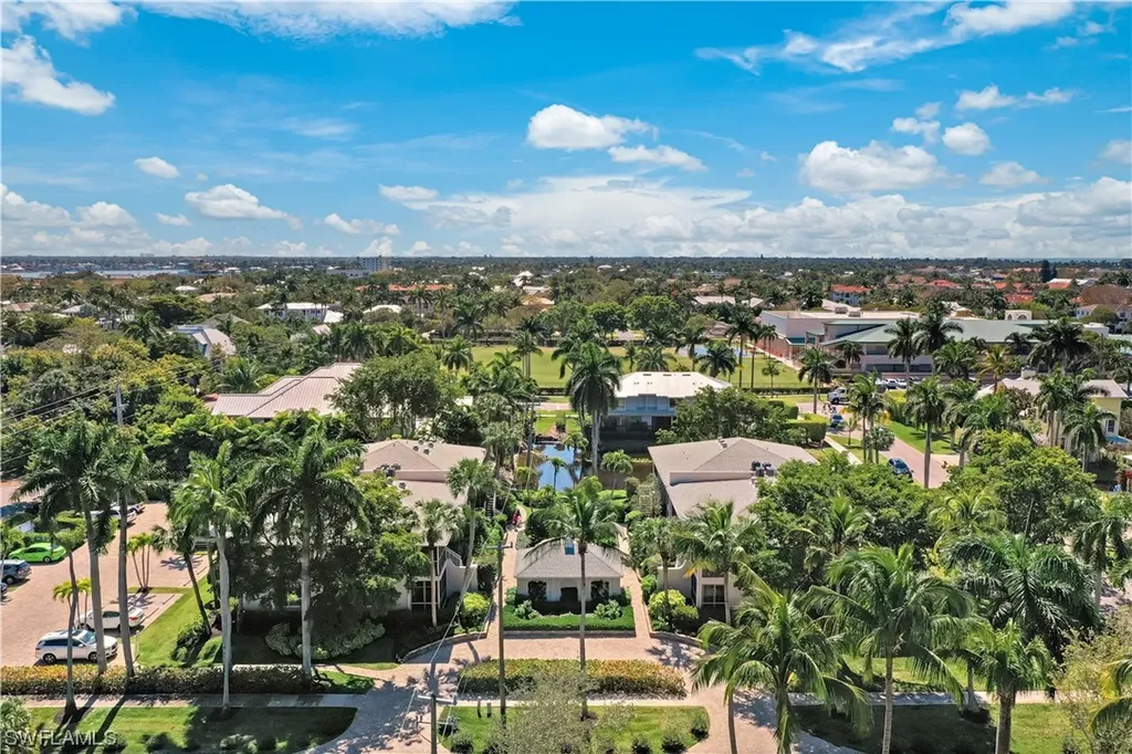 634 7th Avenue S Naples FL 34102