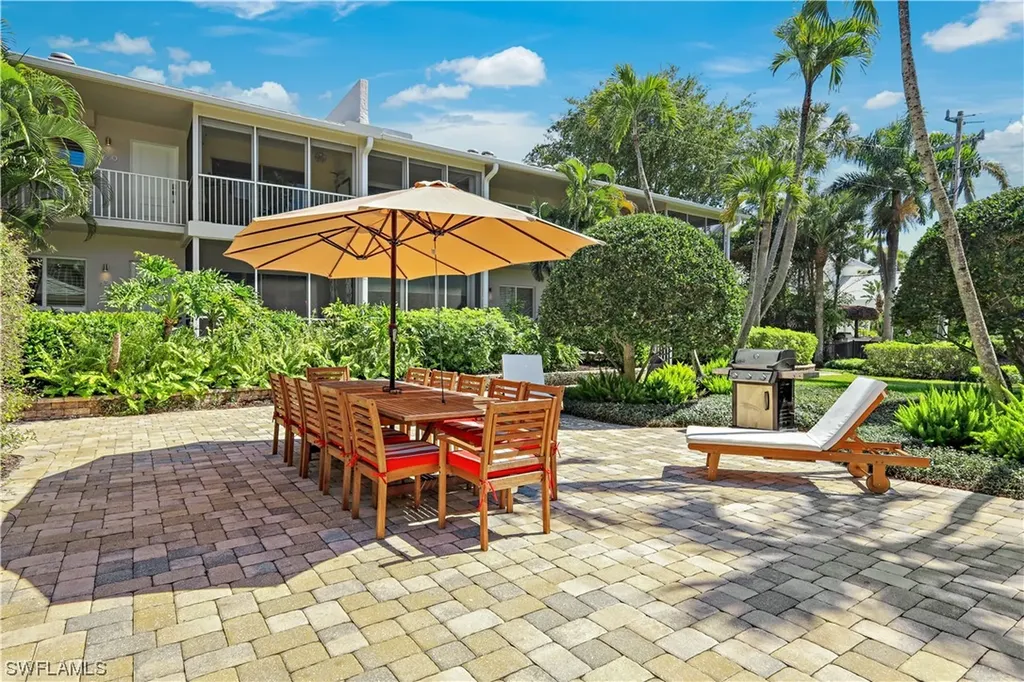 634 7th Avenue S Naples FL 34102