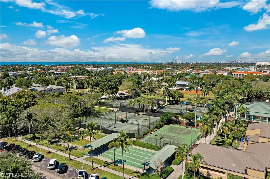 634 7th Avenue S Naples FL 34102