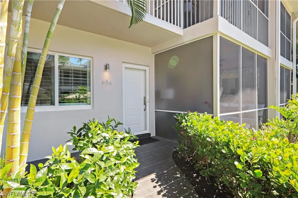 634 7th Avenue S Naples FL 34102