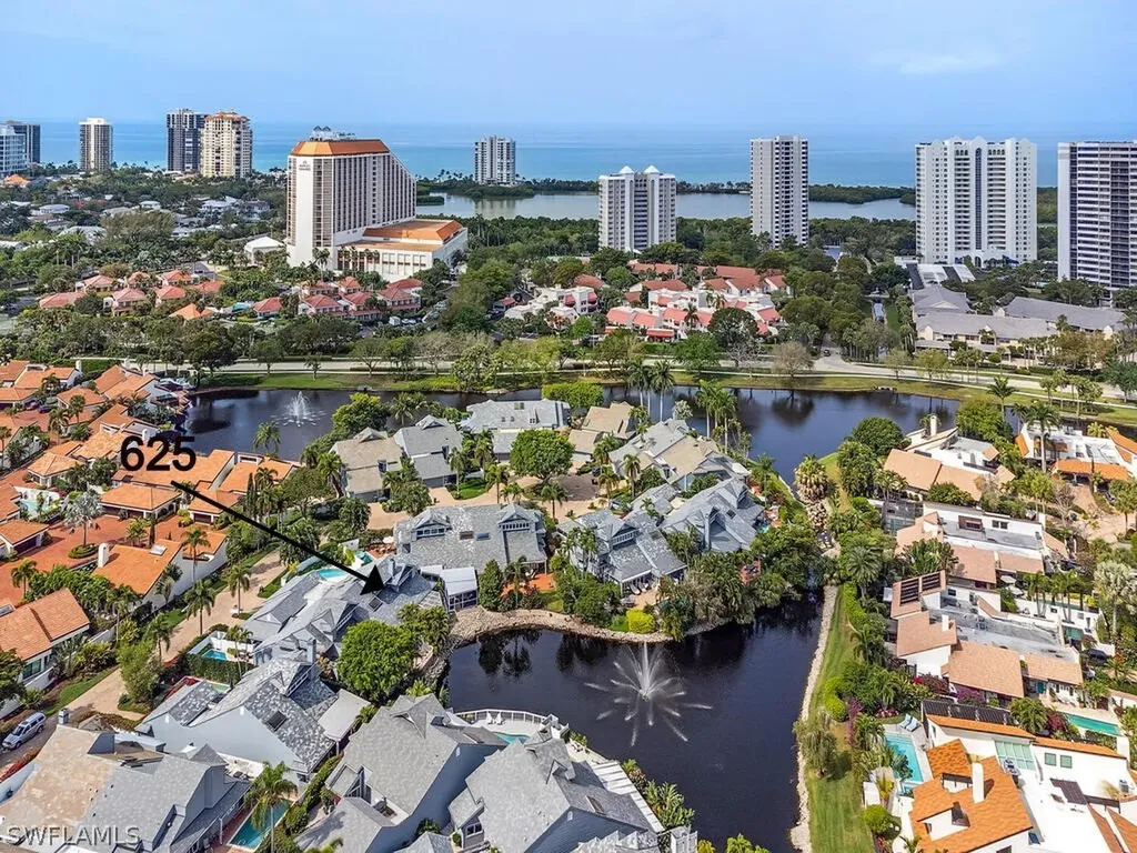 625 Bridgeway Lane Naples FL 34108