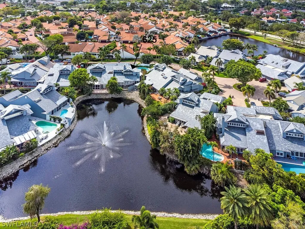 625 Bridgeway Lane Naples FL 34108