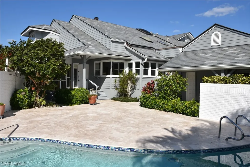 625 Bridgeway Lane Naples FL 34108