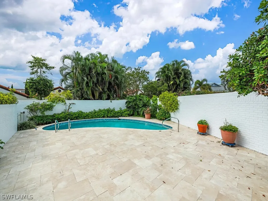 625 Bridgeway Lane Naples FL 34108