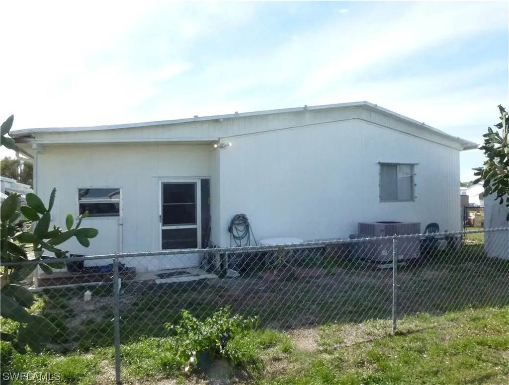 2820 Breezewood Drive North Fort Myers FL 33917