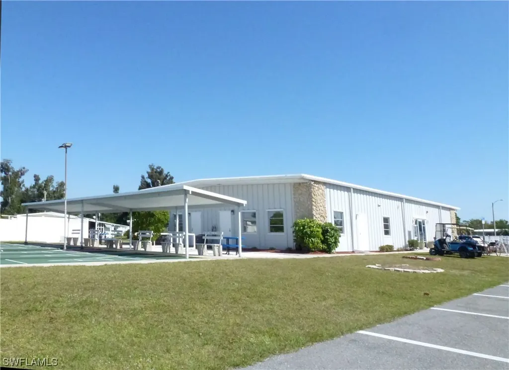 2820 Breezewood Drive North Fort Myers FL 33917