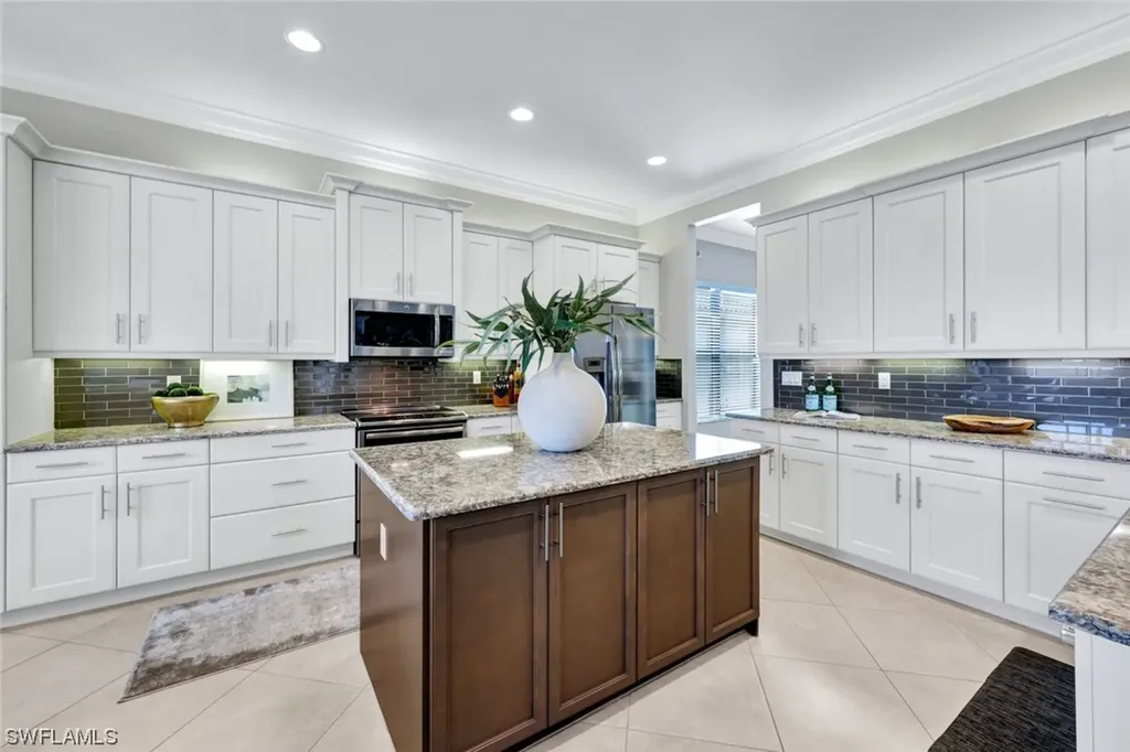 2708 Crystal Way Naples FL 34119