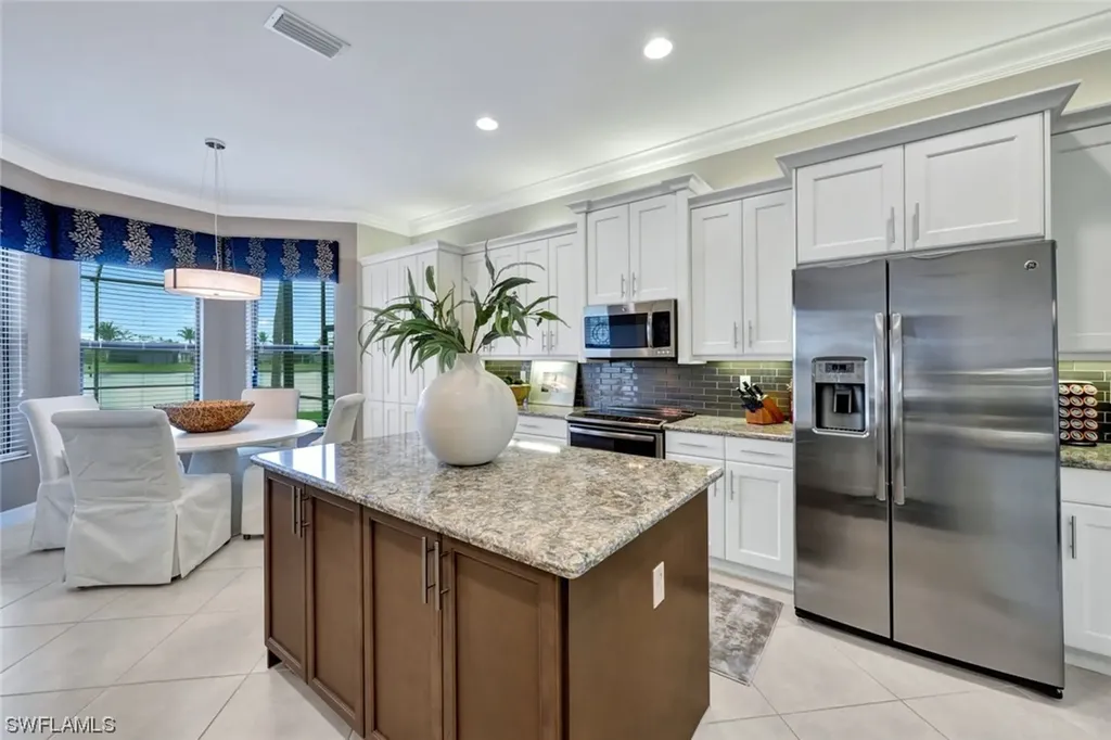 2708 Crystal Way Naples FL 34119