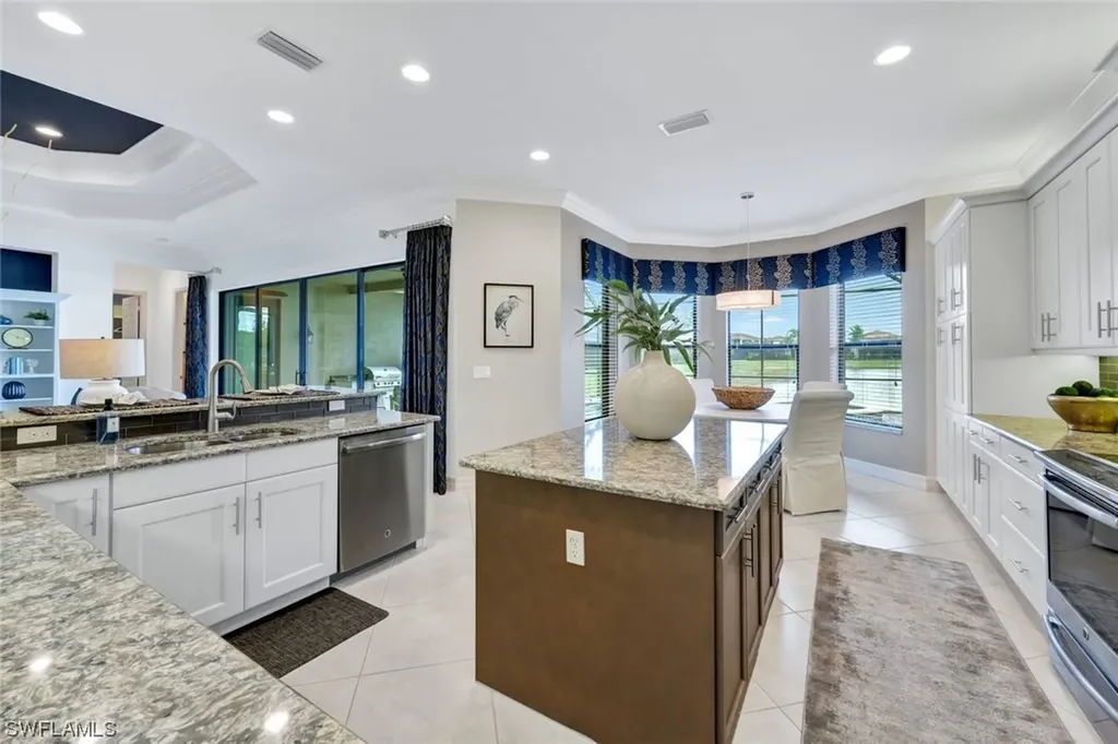 2708 Crystal Way Naples FL 34119