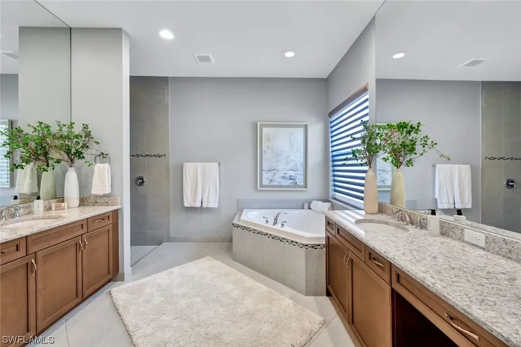 2708 Crystal Way Naples FL 34119