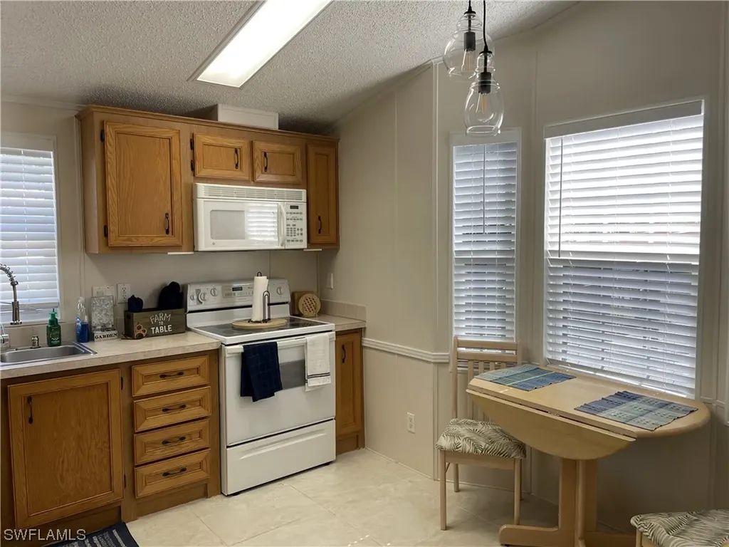 97 Isle Of Saint Thomas Naples FL 34114